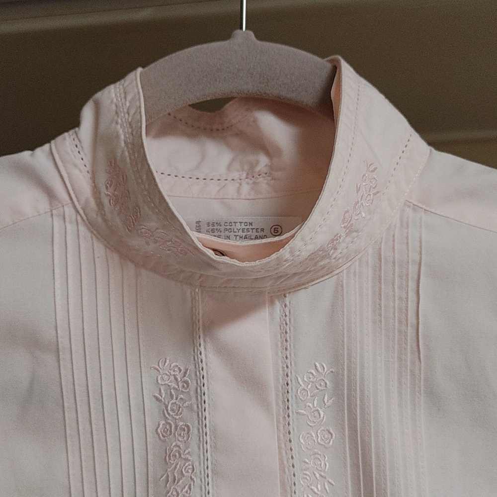 Foxcroft Vintage  High Collar Pale Pink Pintucks & Embroidery Shirt 4/6 Petite